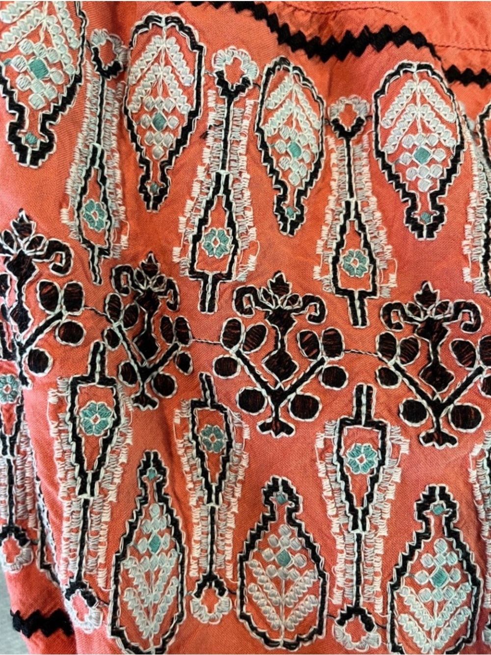 Solitaire Coral Embroidered Peasant Tunic - Picture 4 of 8